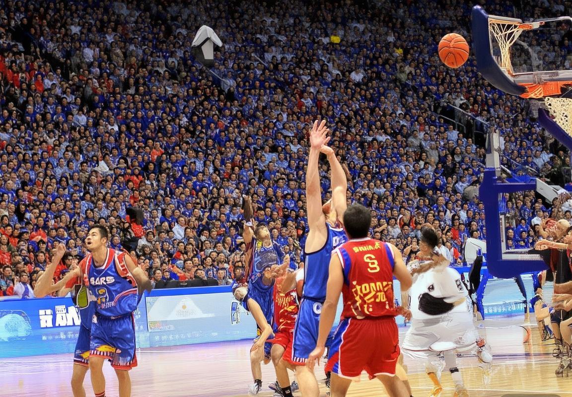 2017年CBA山西VS北京巅峰对决：精彩瞬间与战术分析