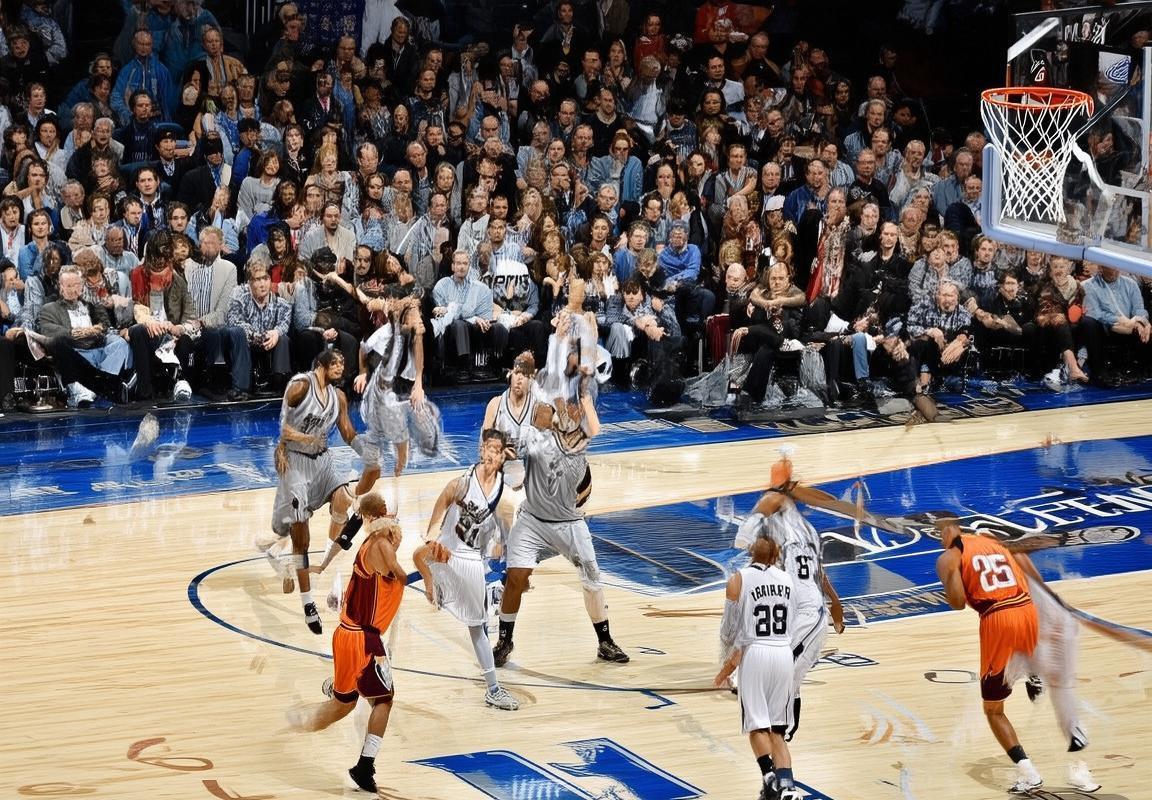 2015年NBA总决赛：骑士与马刺巅峰对决回顾